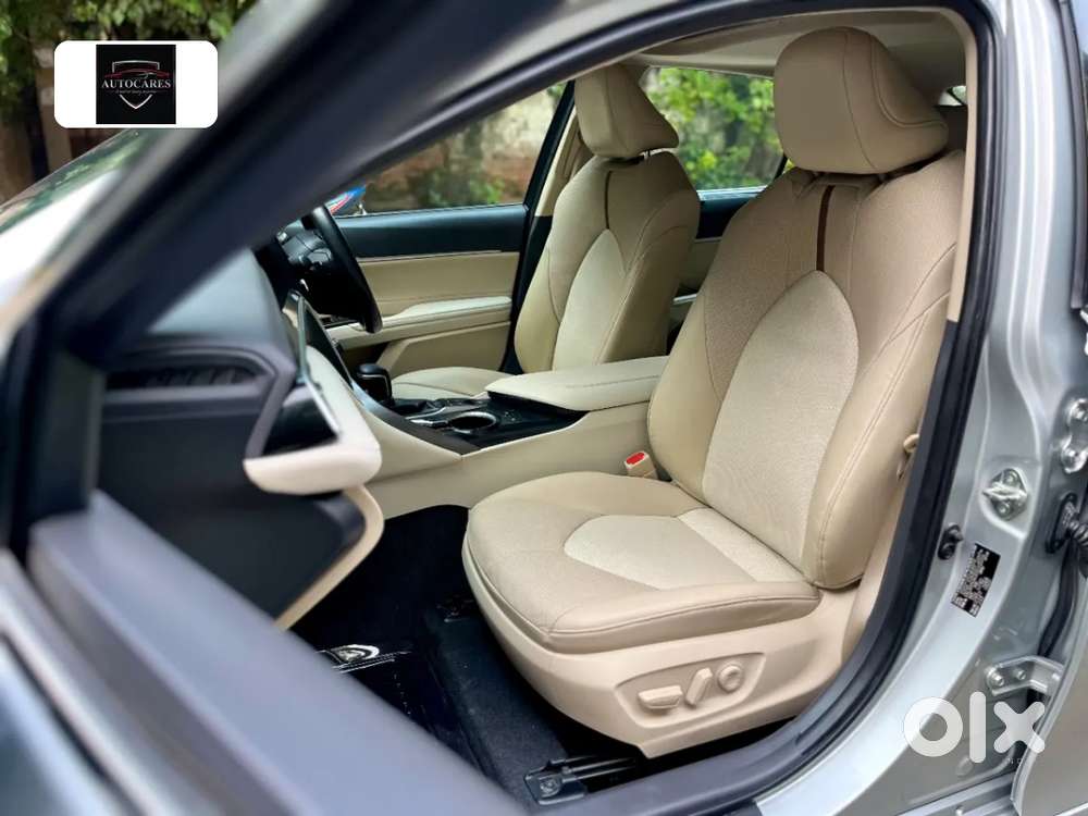 Toyota Camry Hybrid, 2022, Petrol