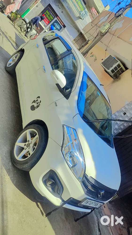 Maruti Suzuki Ertiga 2016 Diesel 102033 Km Driven