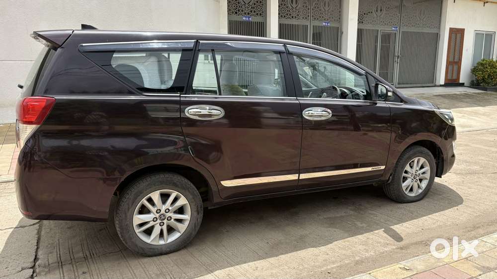 Toyota Innova Crysta 2.4 V, 2016, Diesel