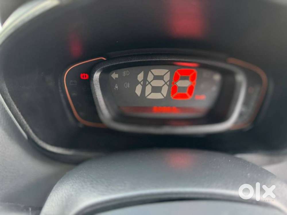 Renault Kwid 1.0 Rxt (o), 2017, Petrol