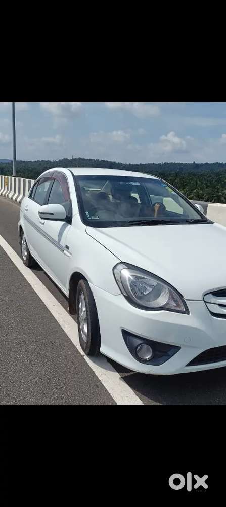 Hyundai Verna Crdi 2010