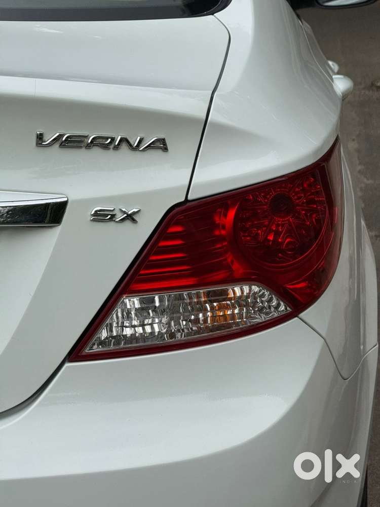 Hyundai Verna Fluidic 1.6 Crdi Sx Diesel Manual In Pristine Condition!