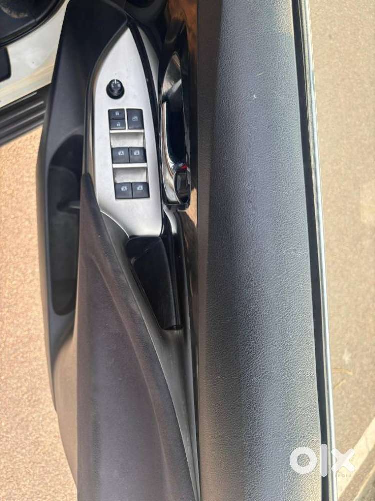 Toyota Innova Crysta 2.4 V 7 Str, 2018, Diesel