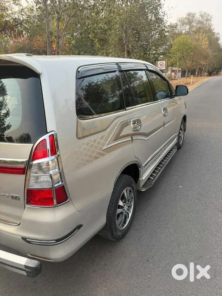 Toyota Innova 2015 Diesel 190000 Km Driven
