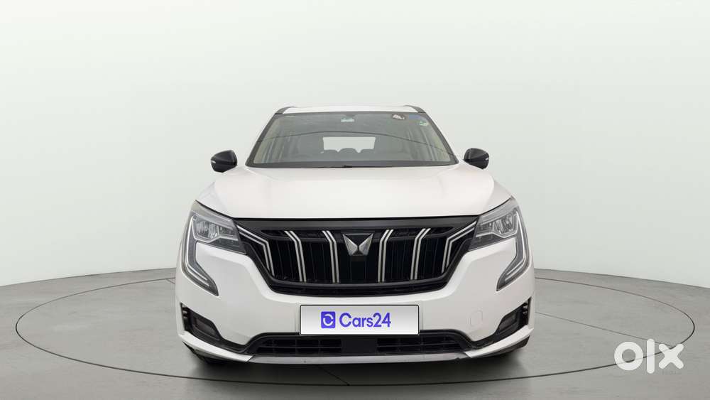 Mahindra Xuv700 2.0 Ax 5 Petrol Mt 7 Str, 2022, Petrol
