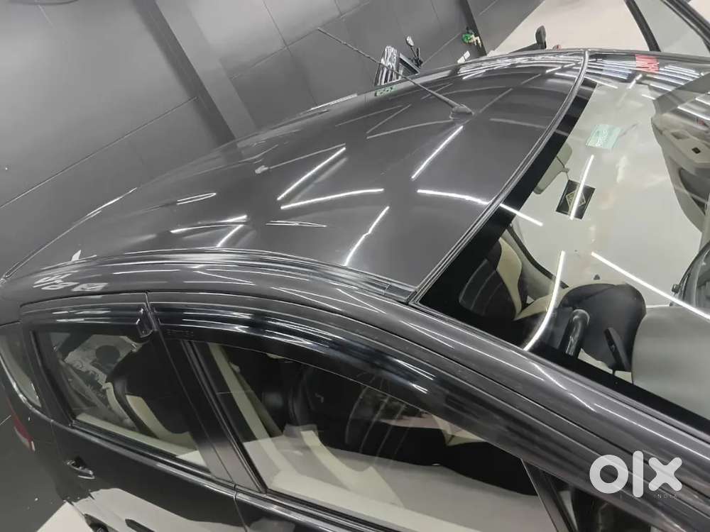 Maruti Suzuki Eritiga Vxi.