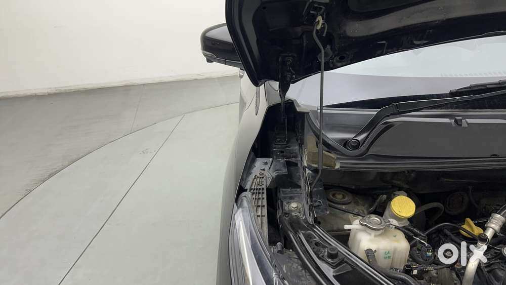 Nissan Magnite 1.0 Xv Premium, 2023, Petrol