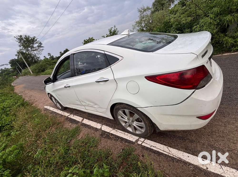 Hyundai Fluidic Verna Diesel 185000 Km Driven