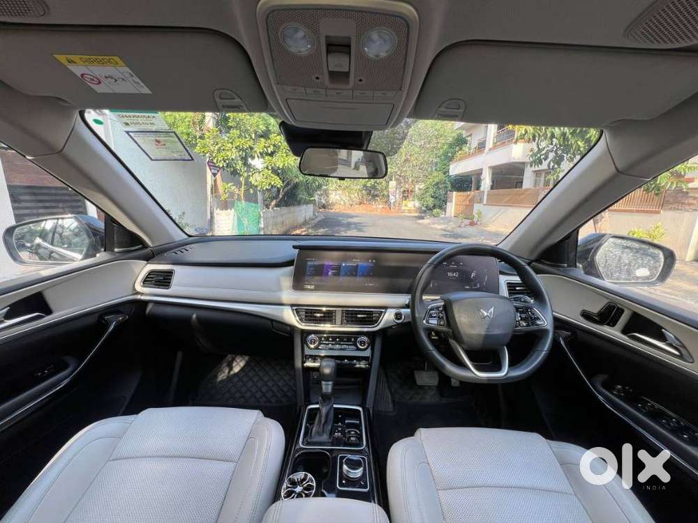 Mahindra Xuv700 2.2 Ax 7 Diesel At Luxury Pack Str, 2024, Diesel