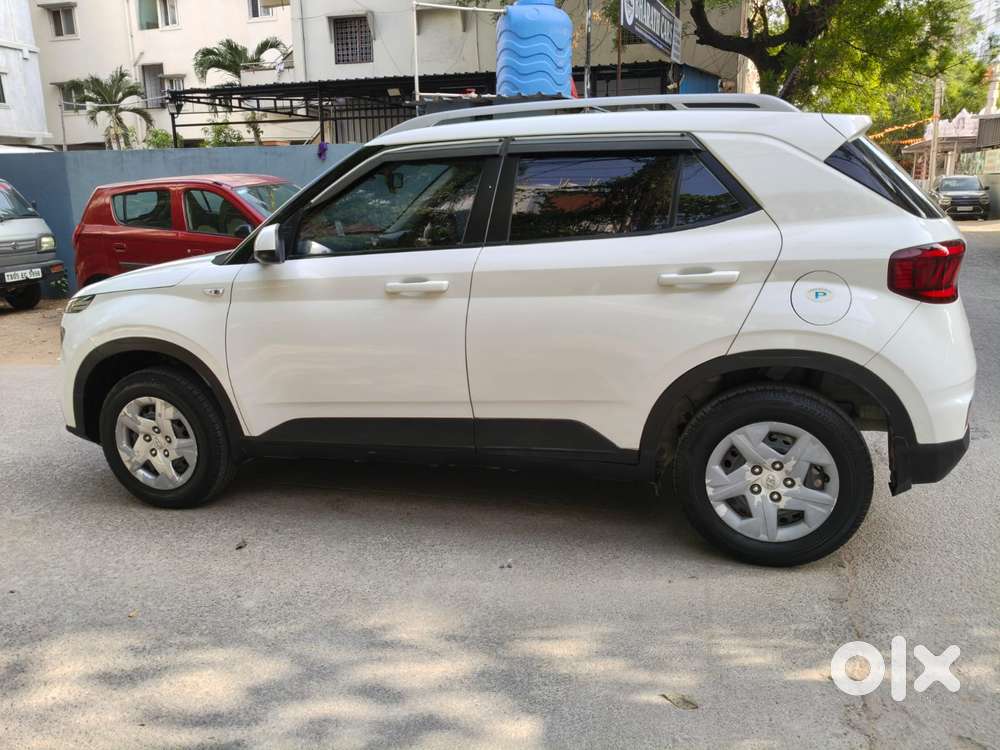 Hyundai Venue 1.2 S (o), 2020, Petrol