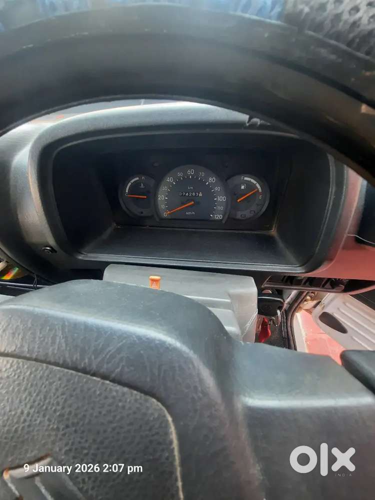 Maruti Suzuki Omni White Color
