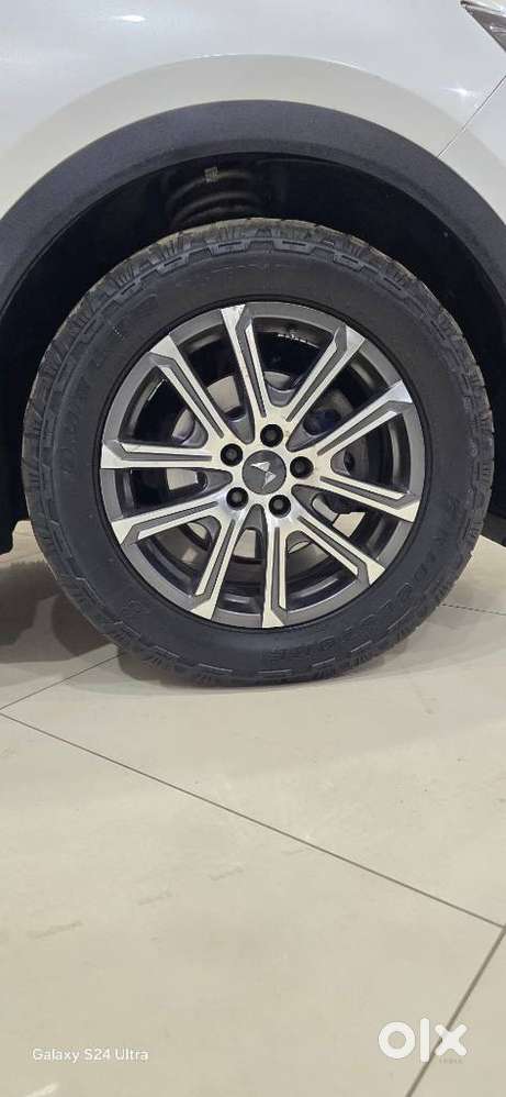 Mahindra Xuv700 2.2 Ax 7 Diesel At Str Awd, 2022, Diesel