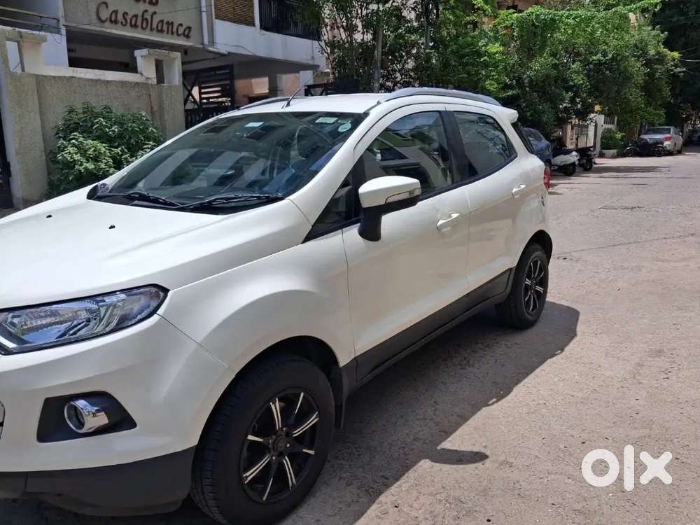 Showroom Track Ford Ecosport Petrol 2016
