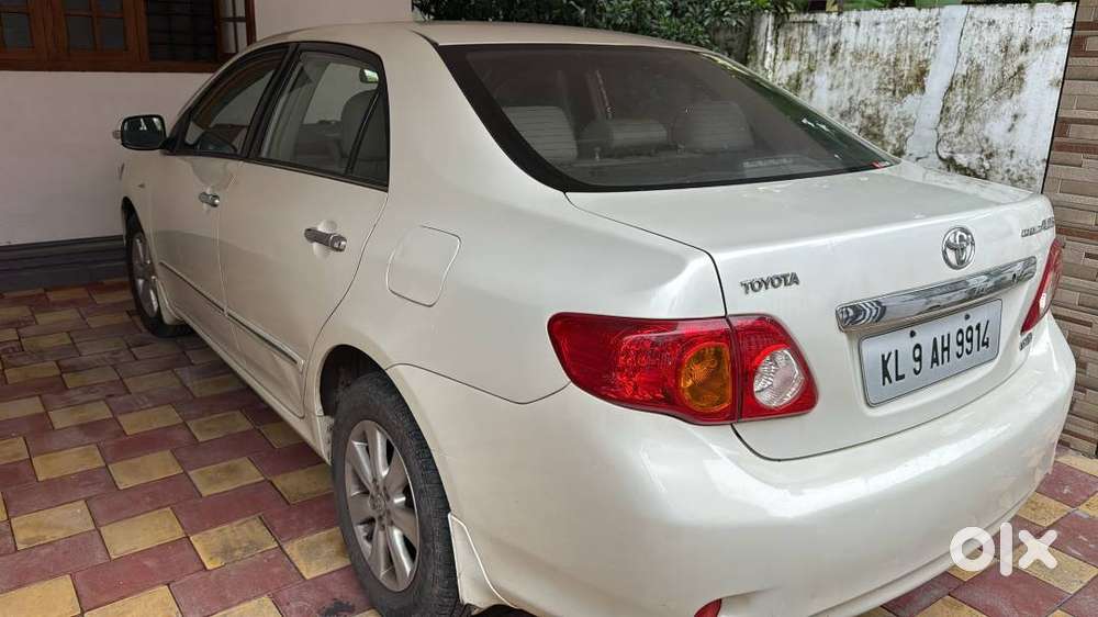Nri Owned Pearl White Altis For Sale