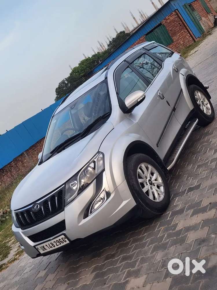 Mahindra Xuv W10 Automatic 
Sunroof 
Electronic Seats 
Ac