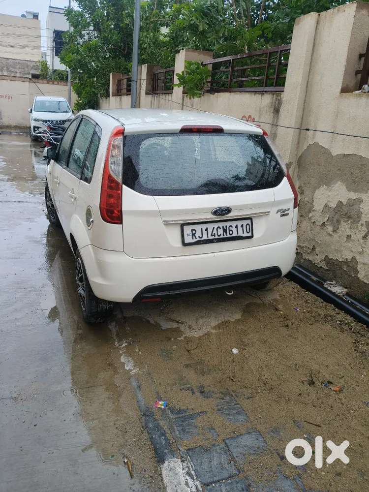 Ford Figo Diesel Lxi 2011 Year