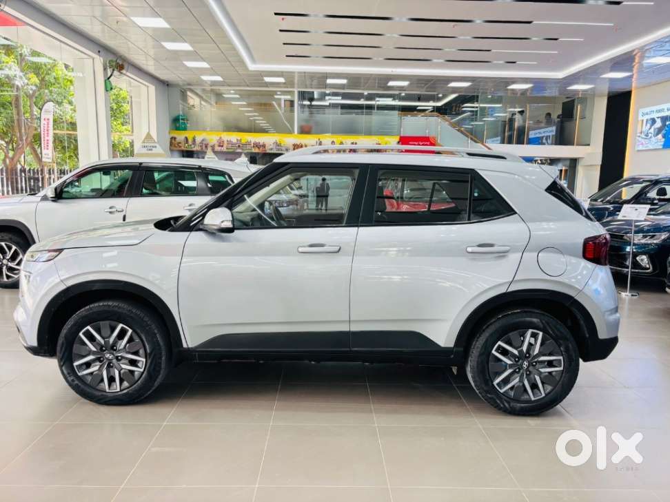 Hyundai Venue 1.2 S Plus, 2022, Petrol