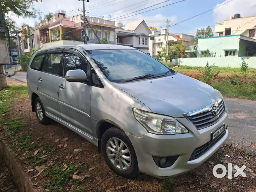 Toyota Innova 2013 Diesel 130000 Km Driven