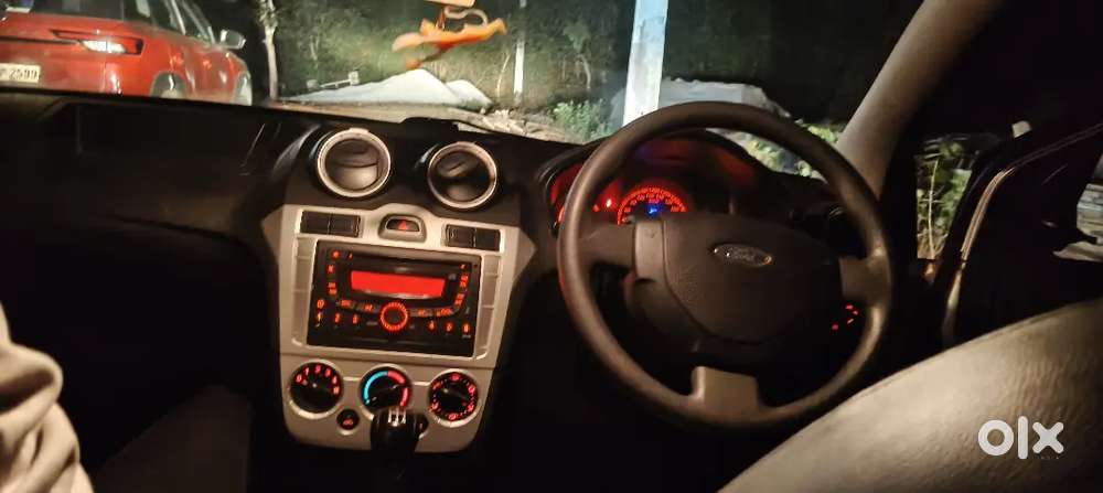 Ford Figo Petrol Lxi 2011 Year