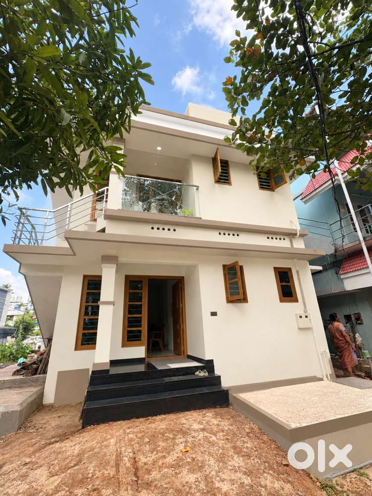 2Bhk 3Bathroom house for rent maradu niravath road