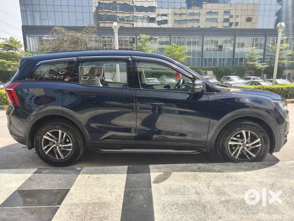 Mahindra Xuv700 2.0 Ax 5 Petrol Mt 7 Str, 2023, Petrol