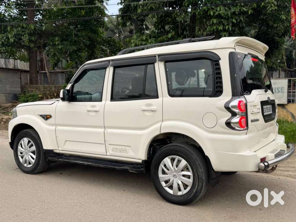Mahindra Scorpio S6, 2015, Diesel