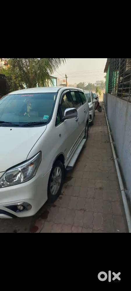 Toyota Innova 2014 Diesel 130000 Km Driven