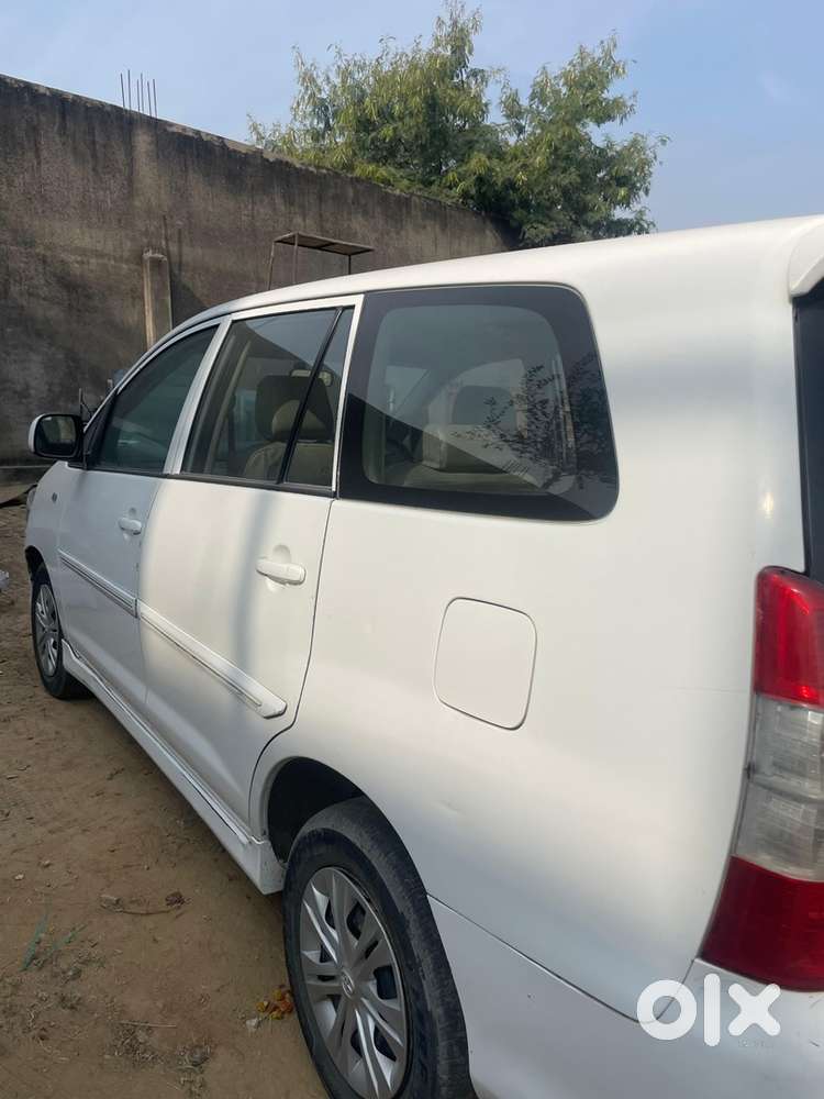 Toyota Innova 2013 Sept.