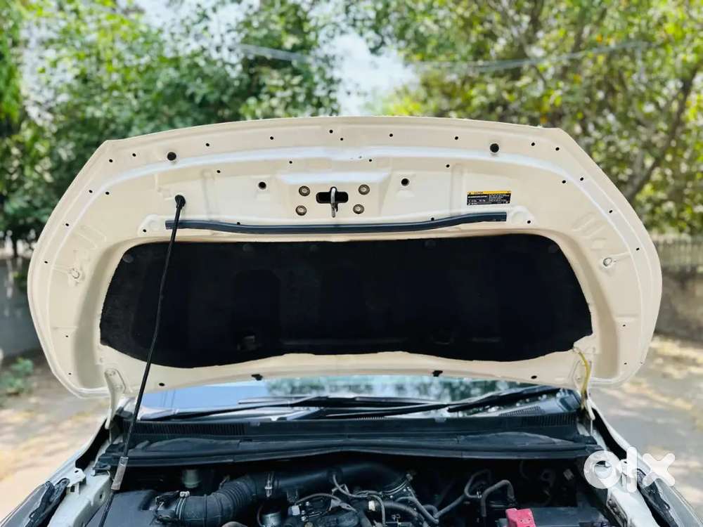 Toyota Innova Crysta 2018 Petrol 105000 Km Driven