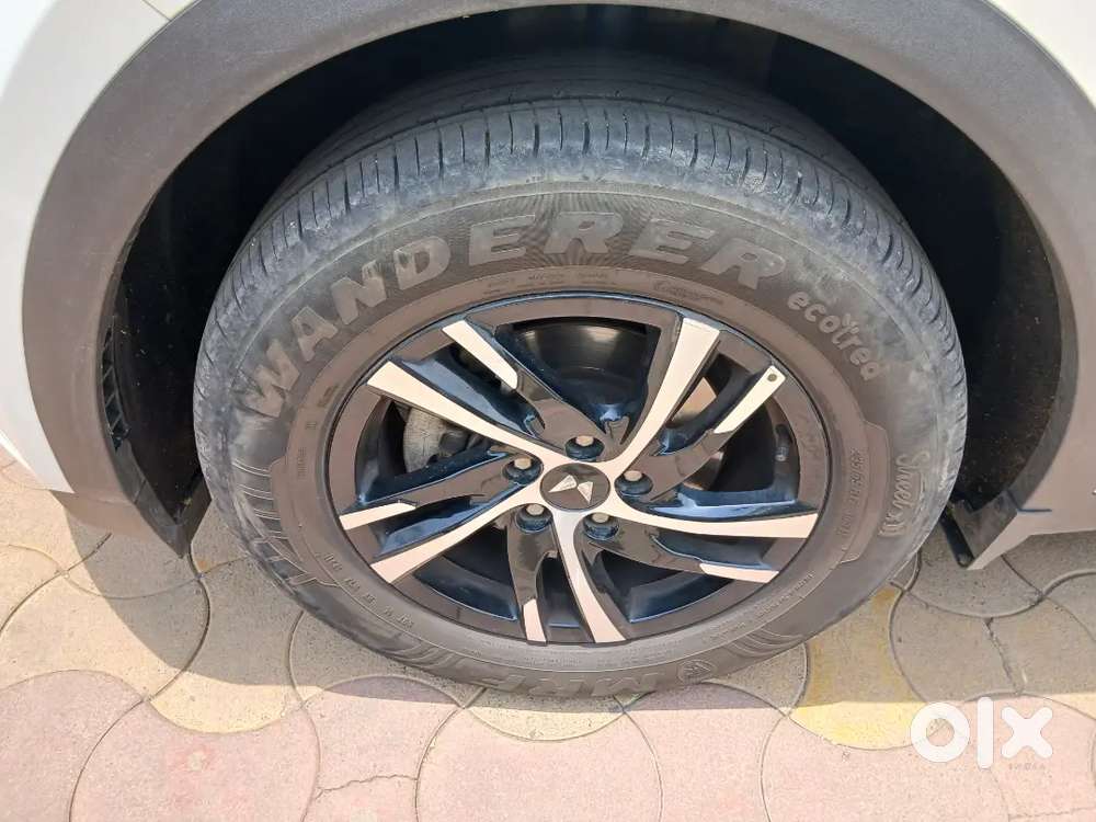 2022 Xuv700 Mx Petrol  25000 Km  Excellent Condition