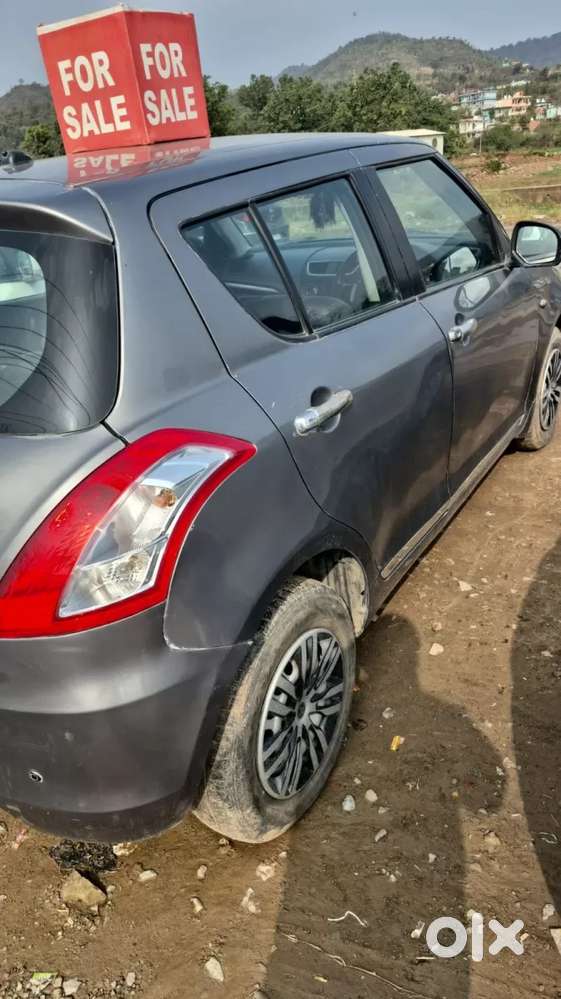 Maruti Suzuki Swift Lxi Optional-o, 2017, Petrol
