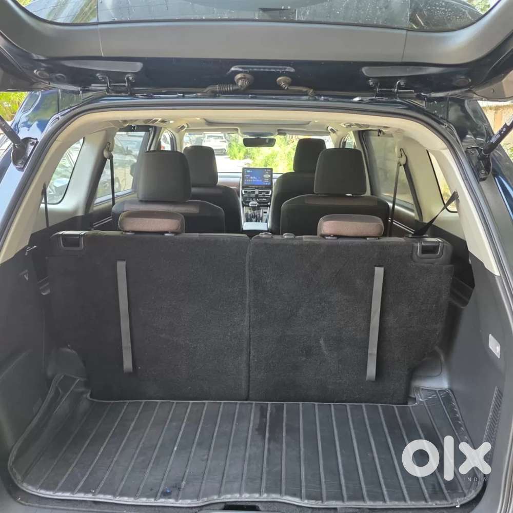 Toyota Innova Hycross 2.0 Vx Hybrid 7 Str, 2024, Petrol