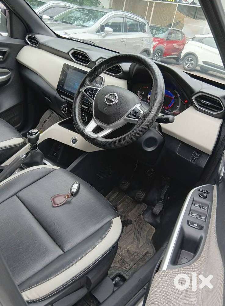 Nissan Magnite 1.0 Xv Executive, 2022, Petrol