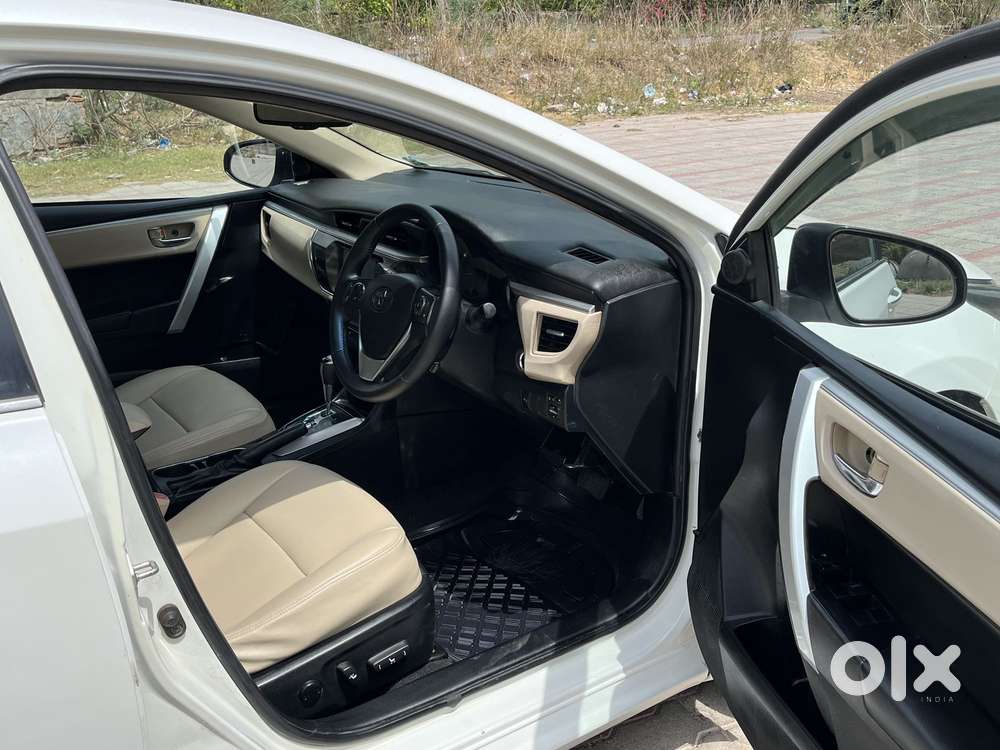 Toyota Corolla Altis 2013-2017 Vl At, 2016, Petrol