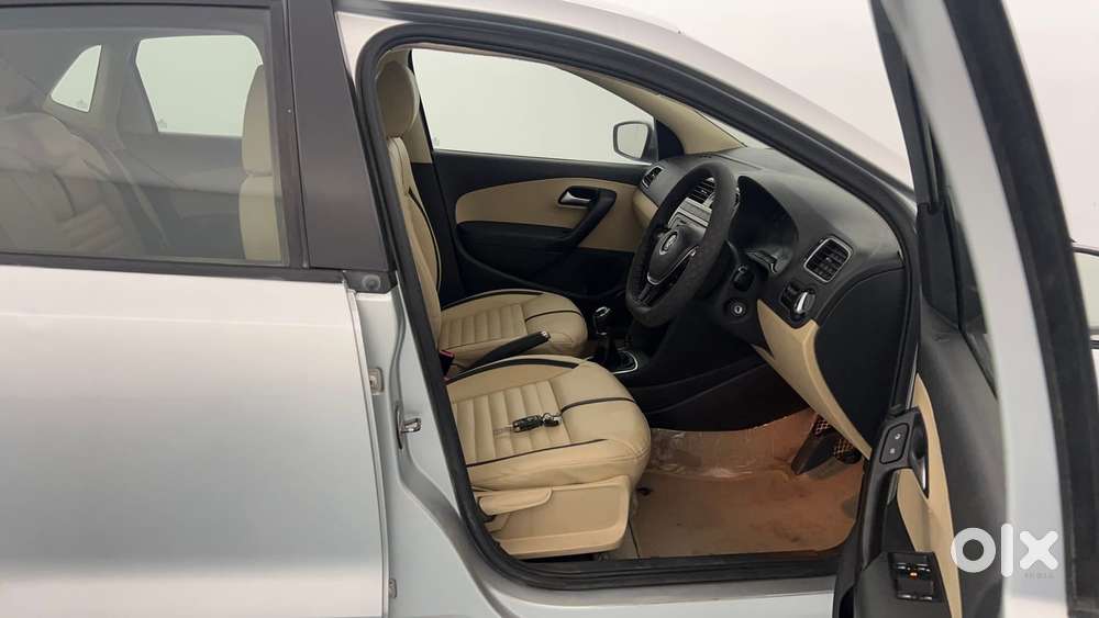 Volkswagen Polo Petrol Highline 1.2l, 2015, Petrol