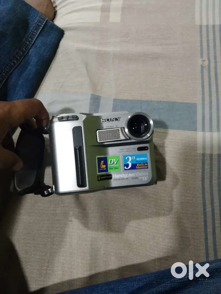 Sony Handycam Vision DCR-SC100E PAL MiniDV Camcorder - Vintage Y2K