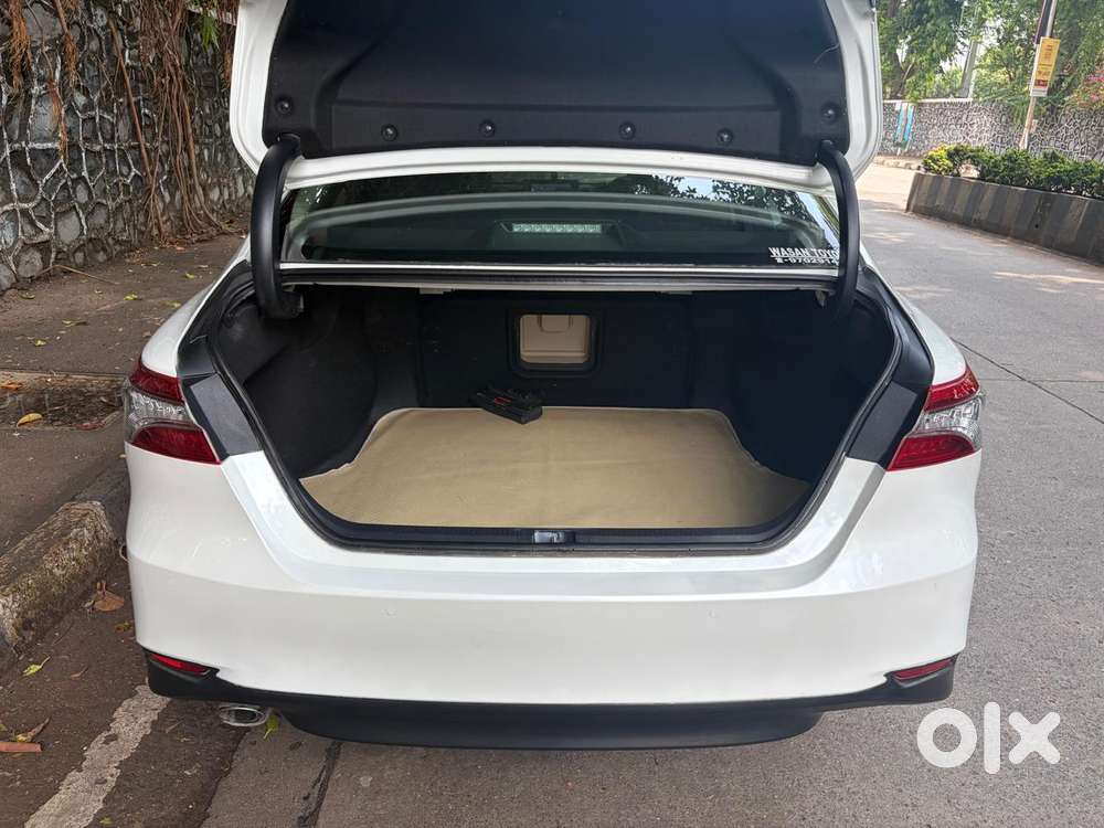 Toyota Camry Hybrid, 2022, Petrol