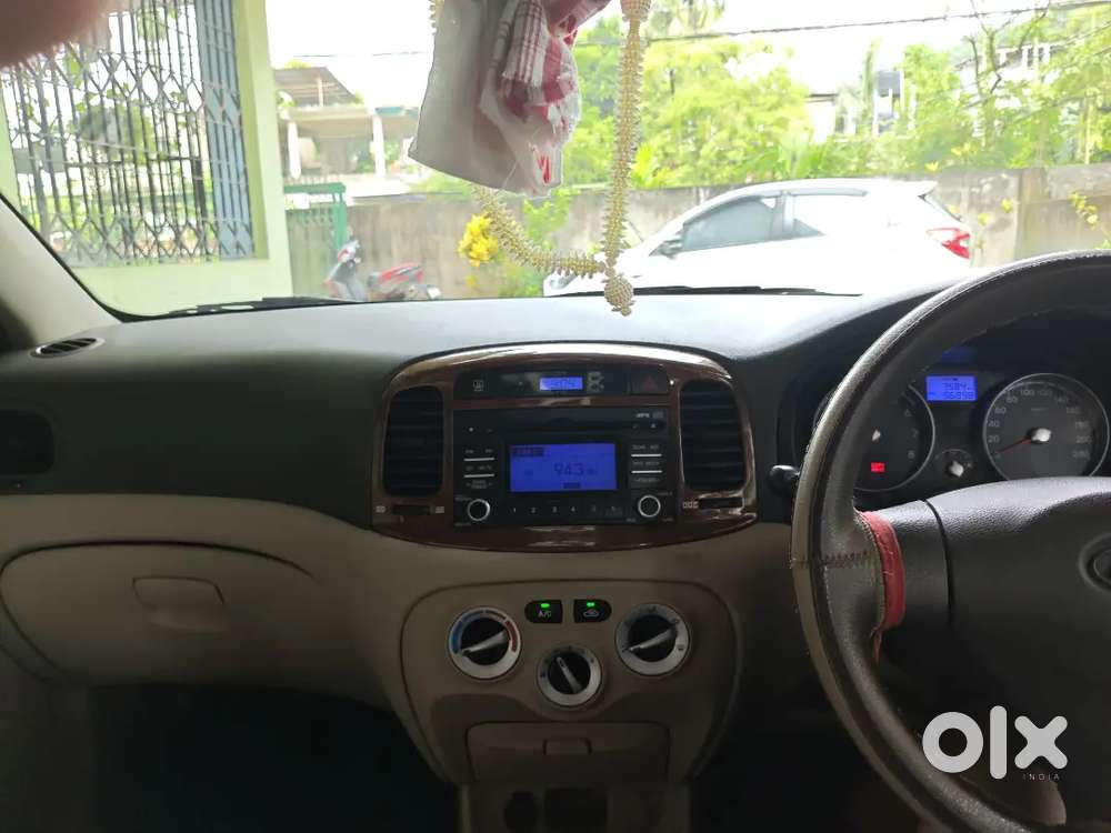 Hyundai Verna 2010 Petrol Manual 98000 Km First Owner