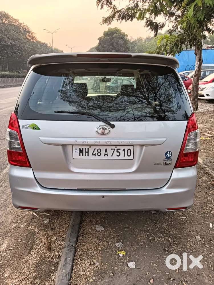 Toyota Innova 2012