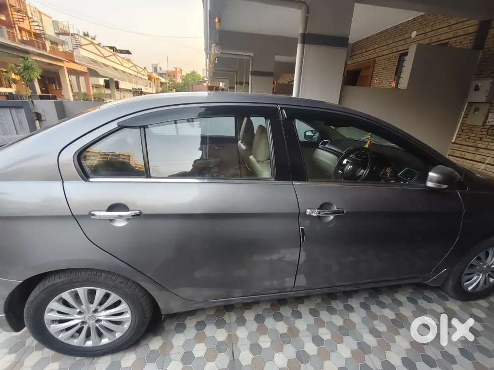 1.maruti Suzuki Ciaz 2017-18 Cng & Hybrids 72500 Km Driven