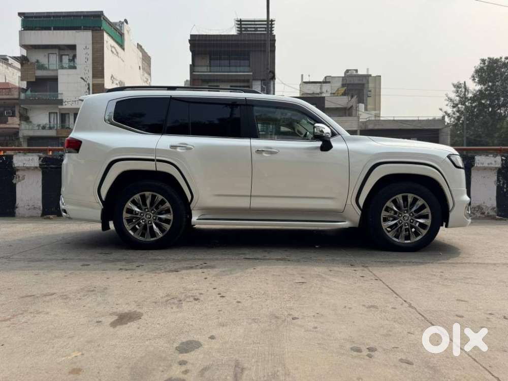 Toyota Land Cruiser Zx Petrol, 2025, Petrol