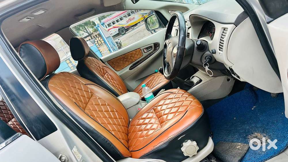 Toyota Innova 2004-2011 2.5 V Diesel 8-seater, 2012, Diesel