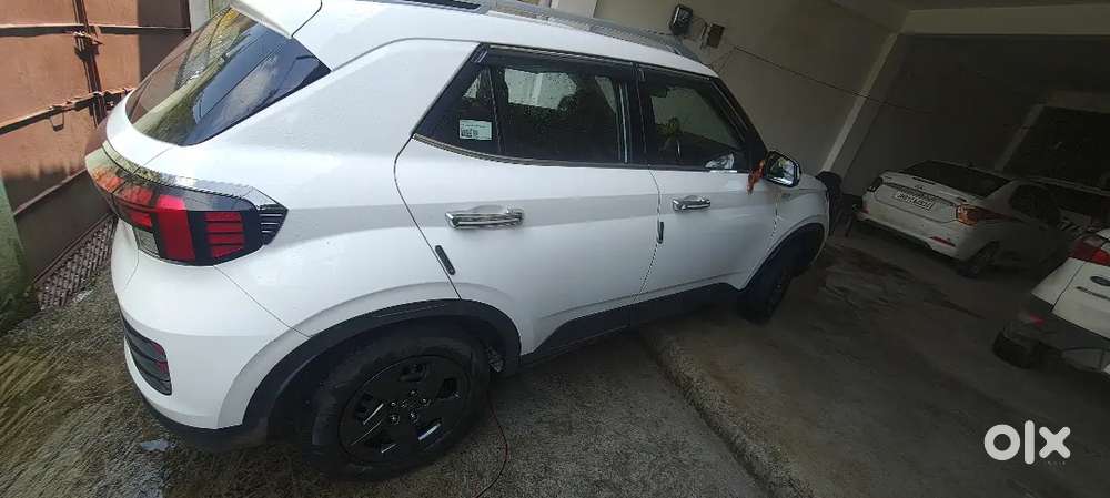 Hyundai New Venue Petrol S+ Manual 2025 November(7 Months Old )