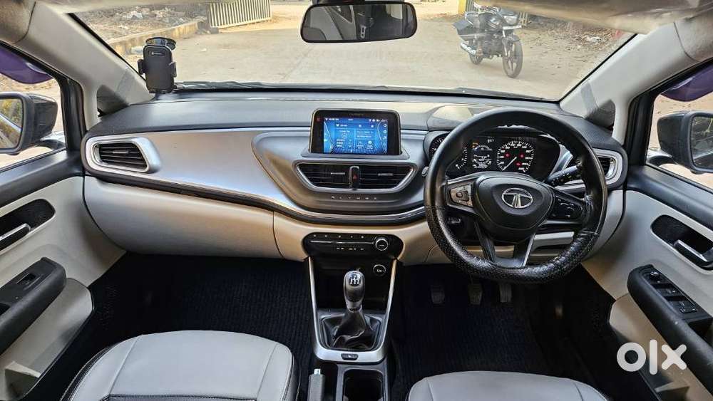 Tata Altroz 1.2 Xz (o), 2022, Petrol