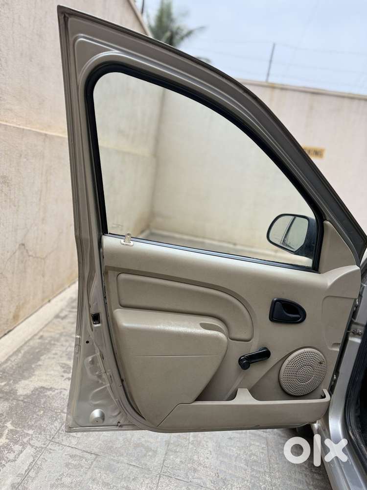 Mahindra Renault Logan Edge 1.4 Glx, 2007, Petrol