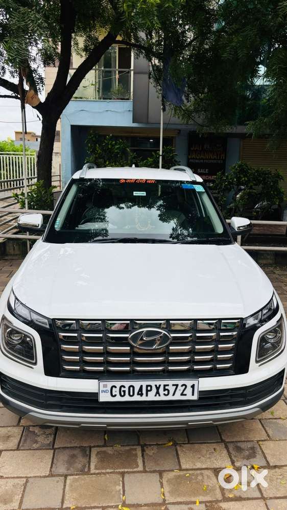 Hyundai Venue Petrol 2024