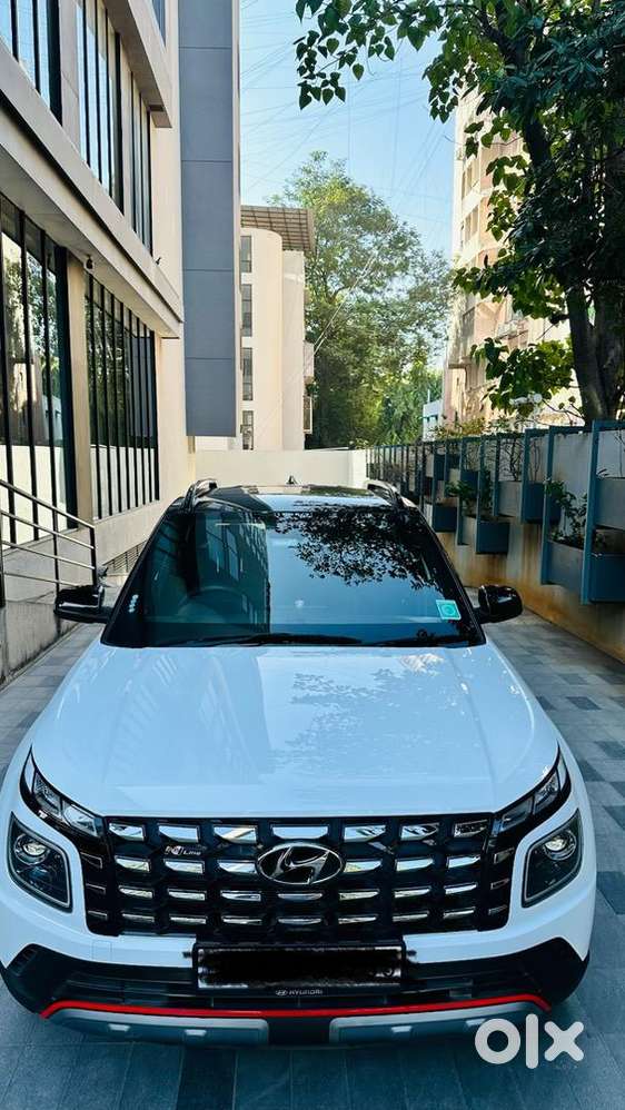 Venu N8 Dual Tone Dct Only 14000 Km Driven Single-handed