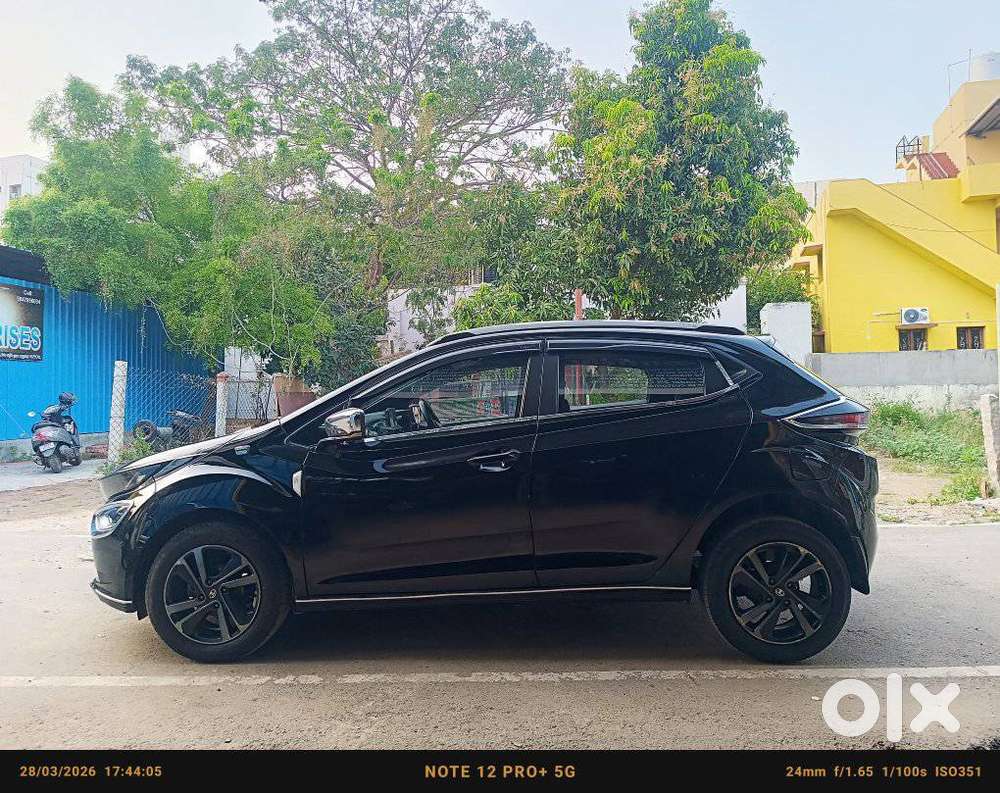 Tata Altroz Xz Plus (s) Dark Edition, 2023, Petrol