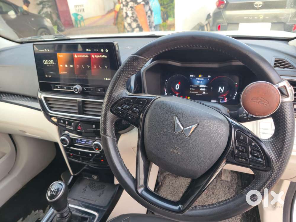 Mahindra Xuv 3xo Ax5 Pm Mt, 2023, Petrol