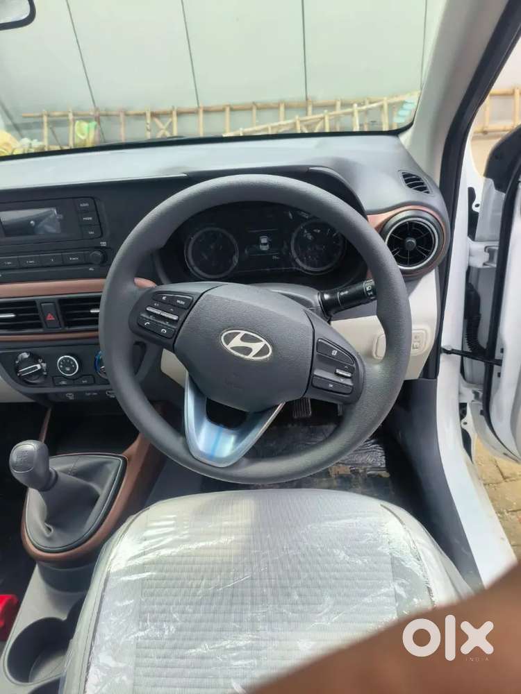 Hyundai Aura 1.0 Petrol Manual 2026 Model